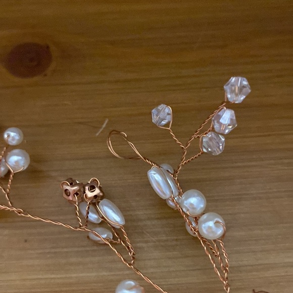 Beautiful Rhinestone and pearl wedding headband - Picture 4 of 7